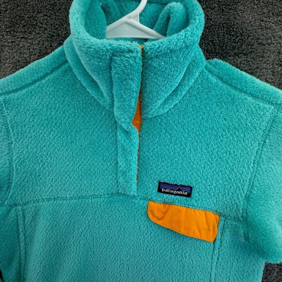 Patagonia Jacket Small Blue Fuzzy Soft Fleece Logo Pullover Women 1/4 Snap - Picture 2 of 15